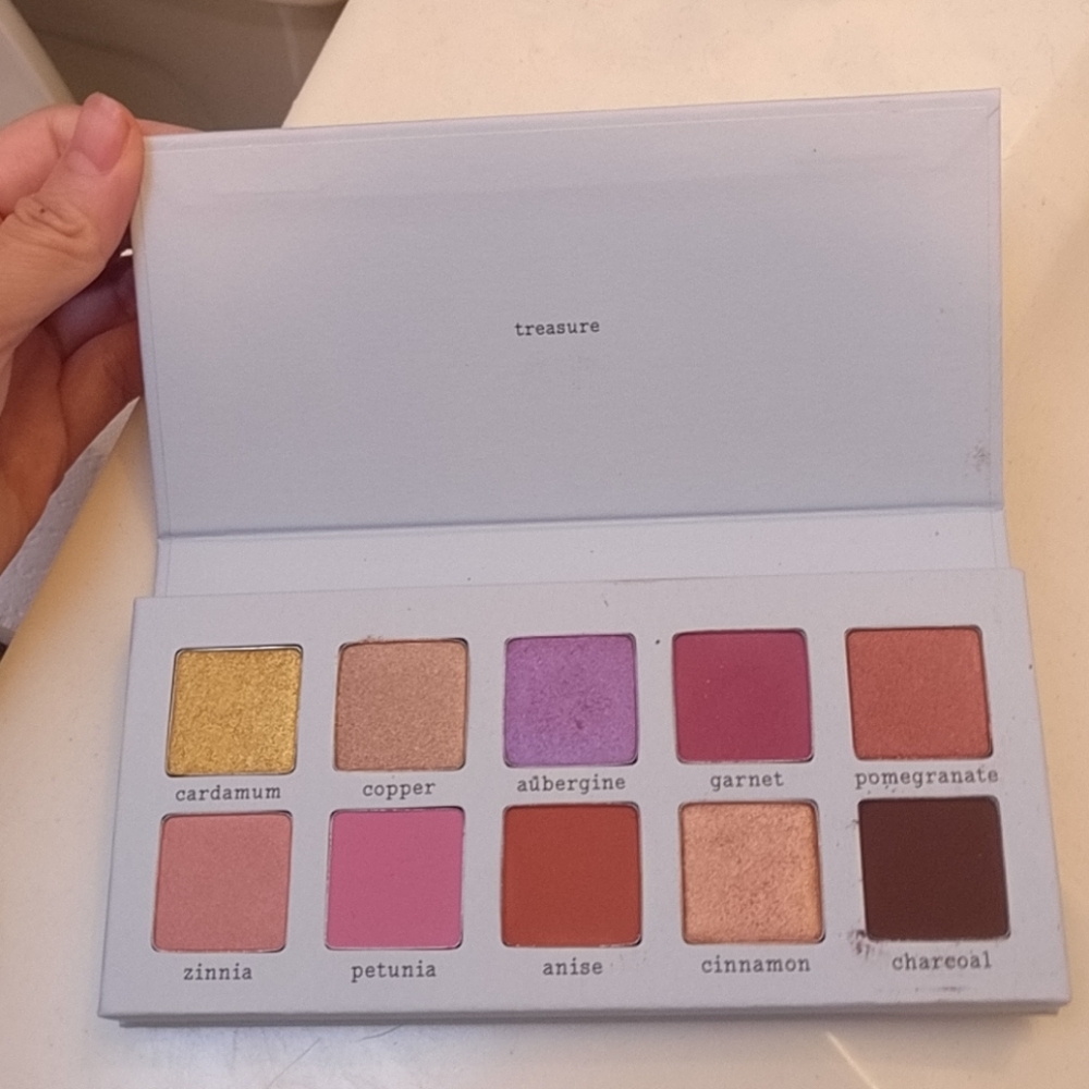 ohii treasure warm palette